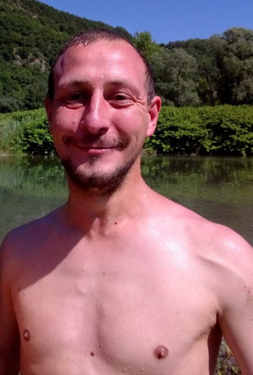 Profil de Yu, 42 ans, Gay bars à Mission (Valais)