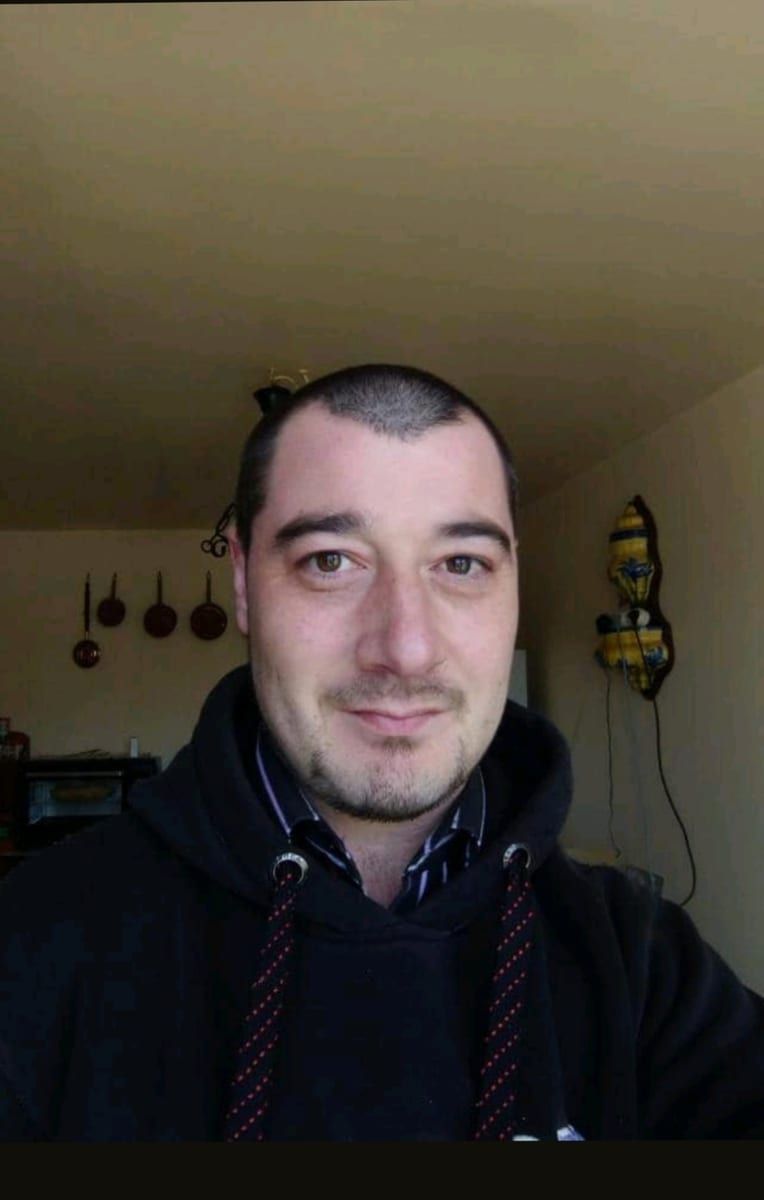 Profil de Nimrod, 40 ans, Gay bars à Brüttelen (Berne)