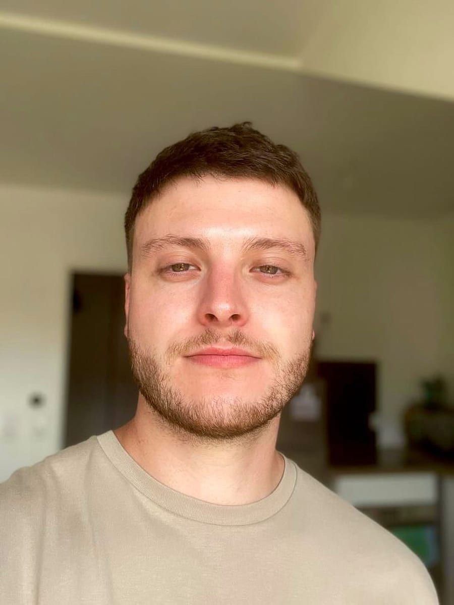 Evren - Gay bars à Wilen (Sarnen) Profil de Evren, 25 ans, Gay bars à Wilen (Sarnen) (Obwald)