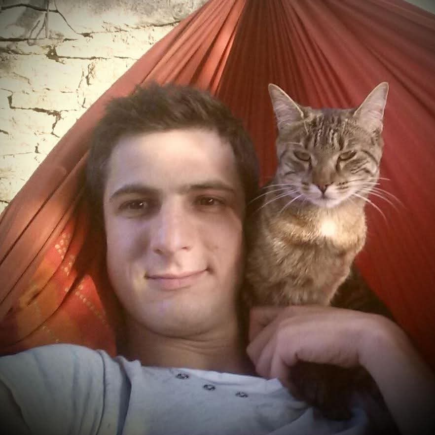 Profil de Eloy, 23 ans, Gay bars à Bedretto (Tessin)