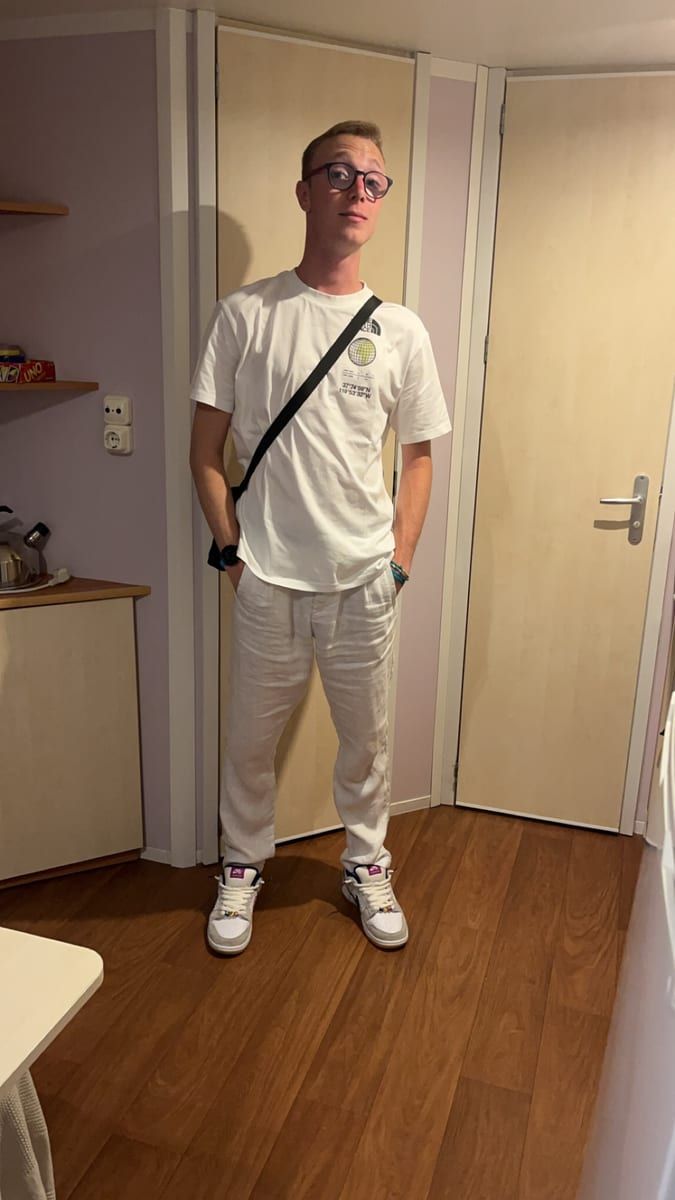 Profil de Chadi, 27 ans, Gay bars à Trin Mulin (Grisons)