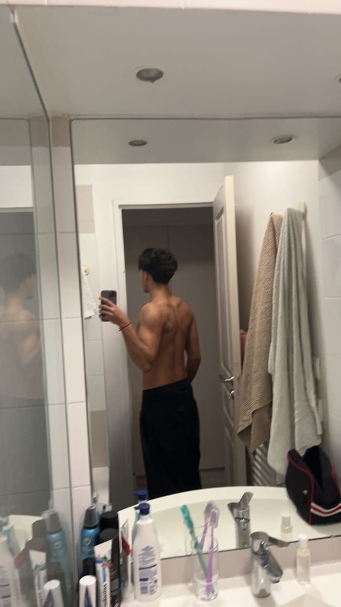 Profil de Camel, 25 ans, Gay bars à Morcote (Tessin)