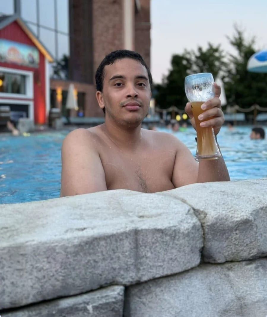 Bugra - Gay bars à Zullwil Profil de Bugra, 37 ans, Gay bars à Zullwil (Soleure)