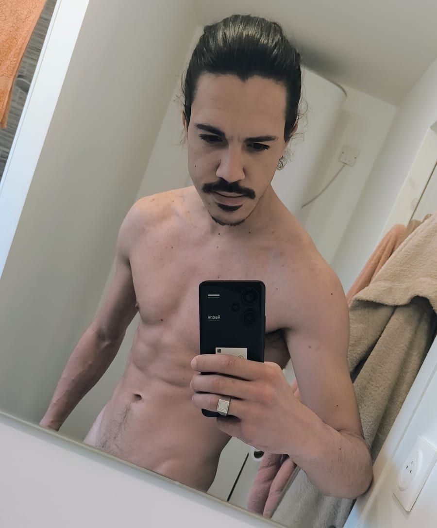 Profil de Abdenour, 41 ans, Gay bars à Donneloye (Vaud)