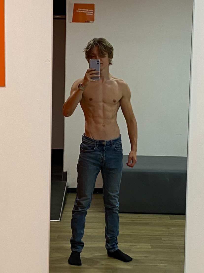 Profil de Ishaq, 26 ans, Gay bars à Port (Berne)