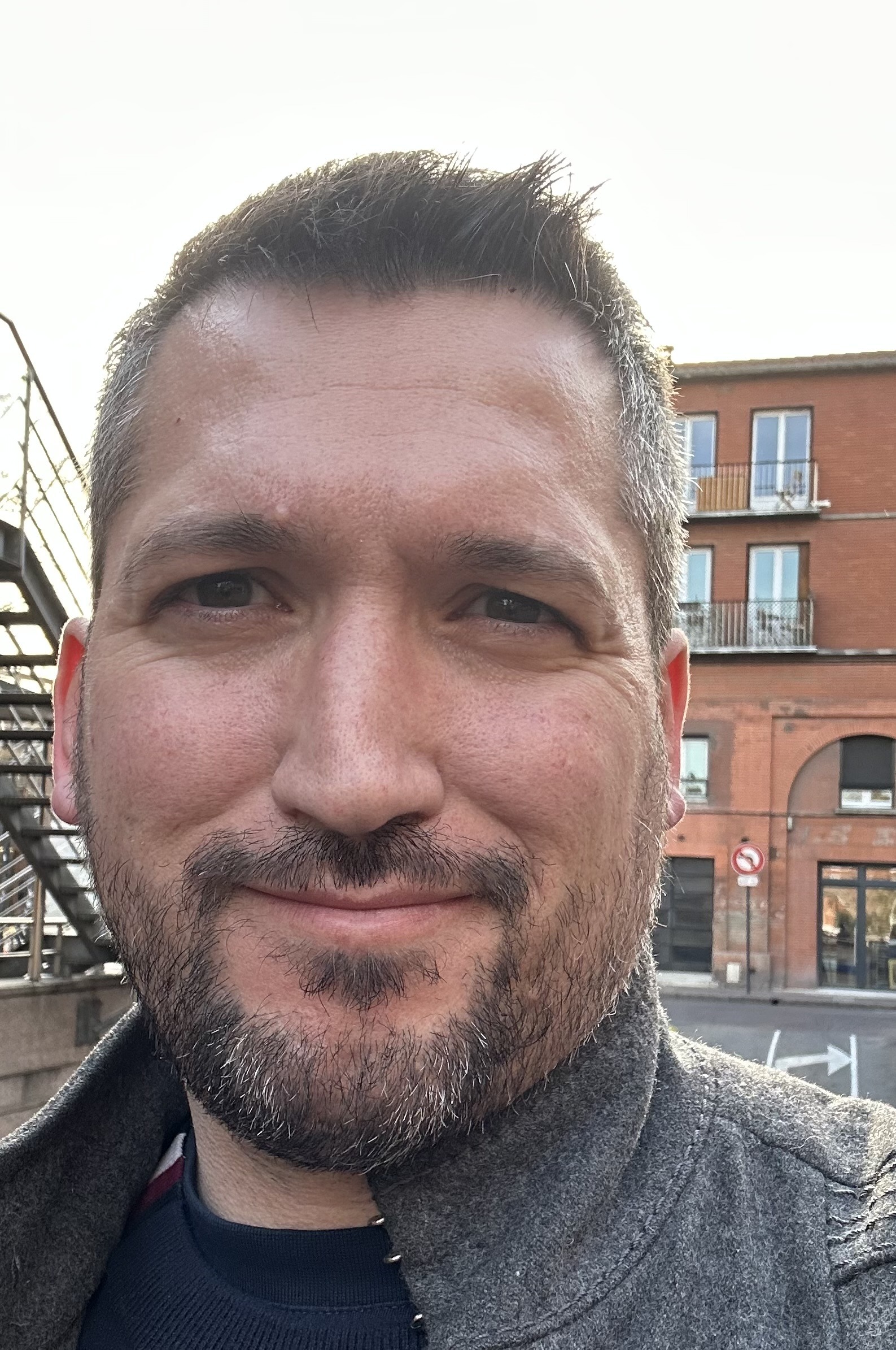 Rigobert - Gay bars à Veyrier Profil de Rigobert, 34 ans, Gay bars à Veyrier (Genève)