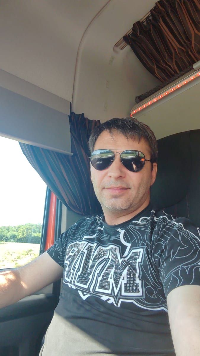 Louqman - Gay bars à Vilars NE Profil de Louqman, 41 ans, Gay bars à Vilars NE (Neuchâtel)