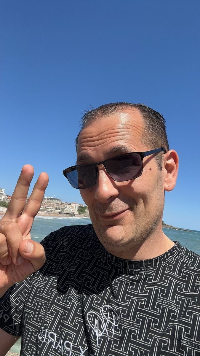 Profil de Eliezer, 44 ans, Gay bars à Necker (Saint-Gall)