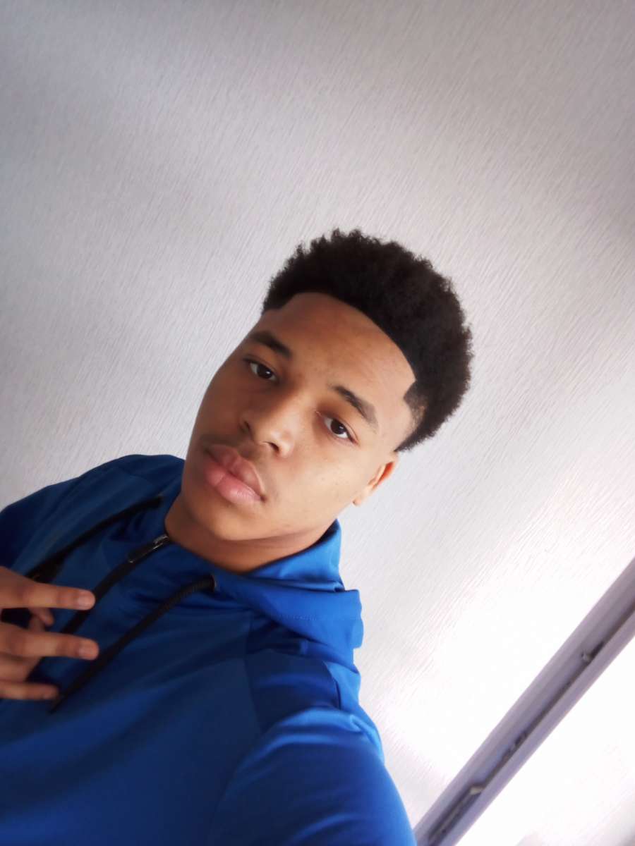 Profil de Clery, 23 ans, Gay bars à Bottenwil (Argovie)