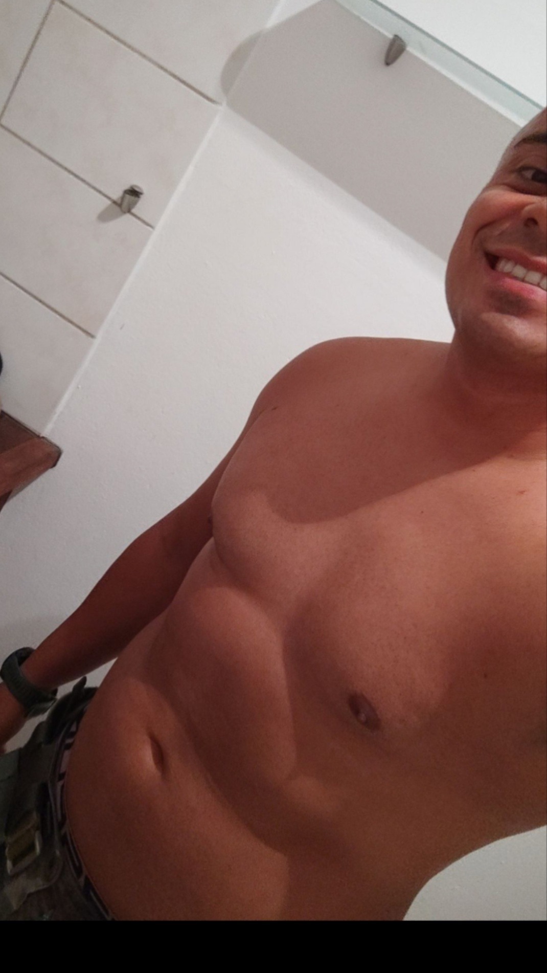 Profil de Yamine, 39 ans, Gay bars à Osco (Tessin)