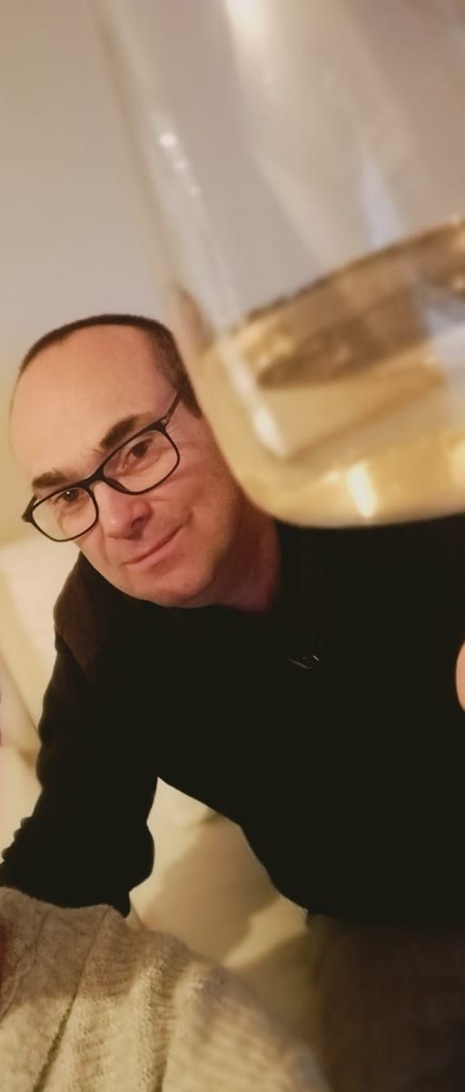 Subhan - Gay bars à Filet Profil de Subhan, 24 ans, Gay bars à Filet (Valais)