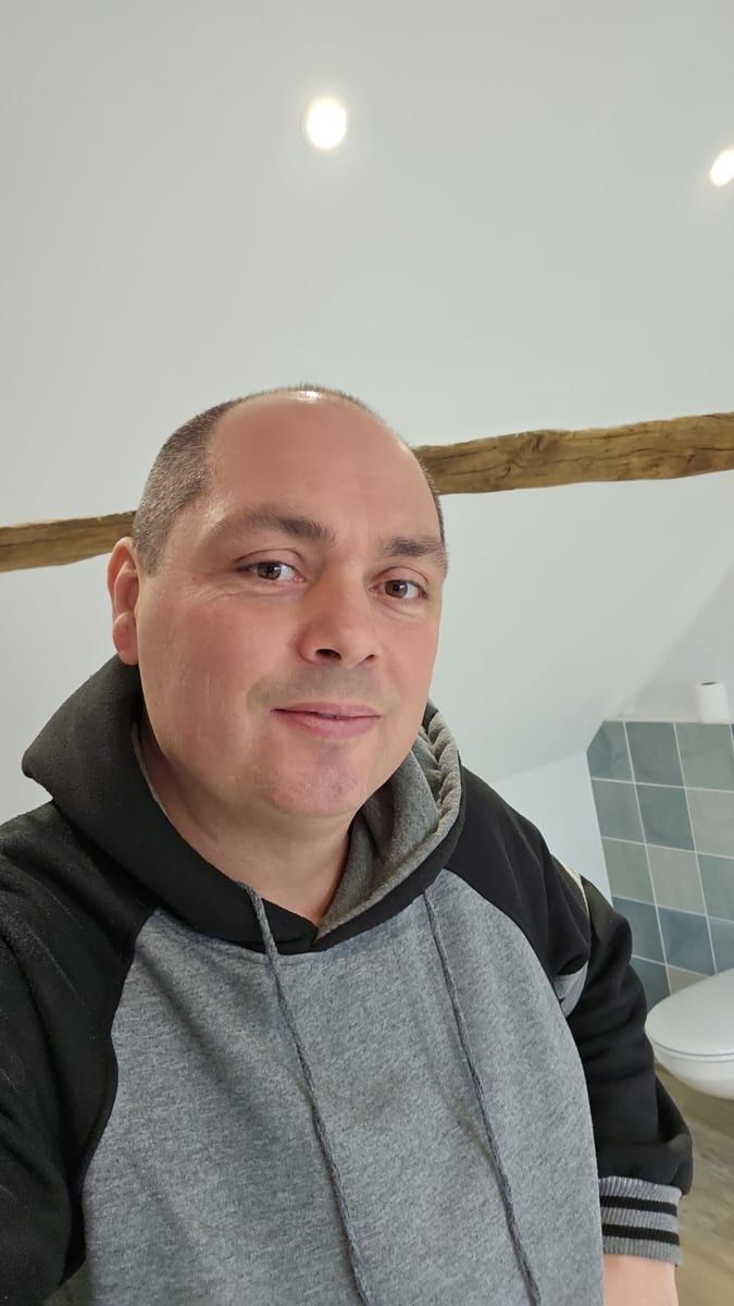 Profil de Virginien, 30 ans, Gay bars à Claro (Tessin)