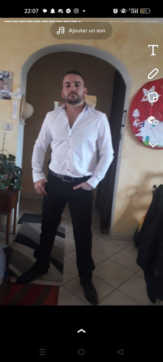 Profil de Hani, 22 ans, Gay bars à Necker (Saint-Gall)