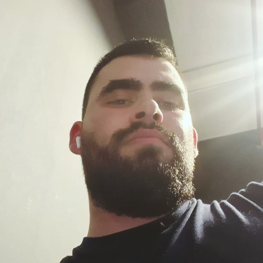 Profil de Kheireddine, 40 ans, Gay bars à Champlan (Grimisuat) (Valais)