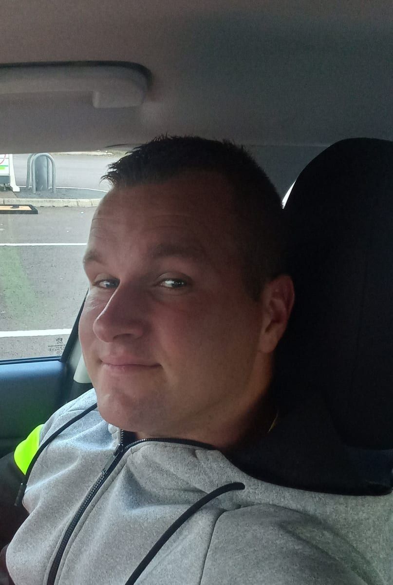 Profil de Medhy, 37 ans, Gay bars à Zuzgen (Argovie)