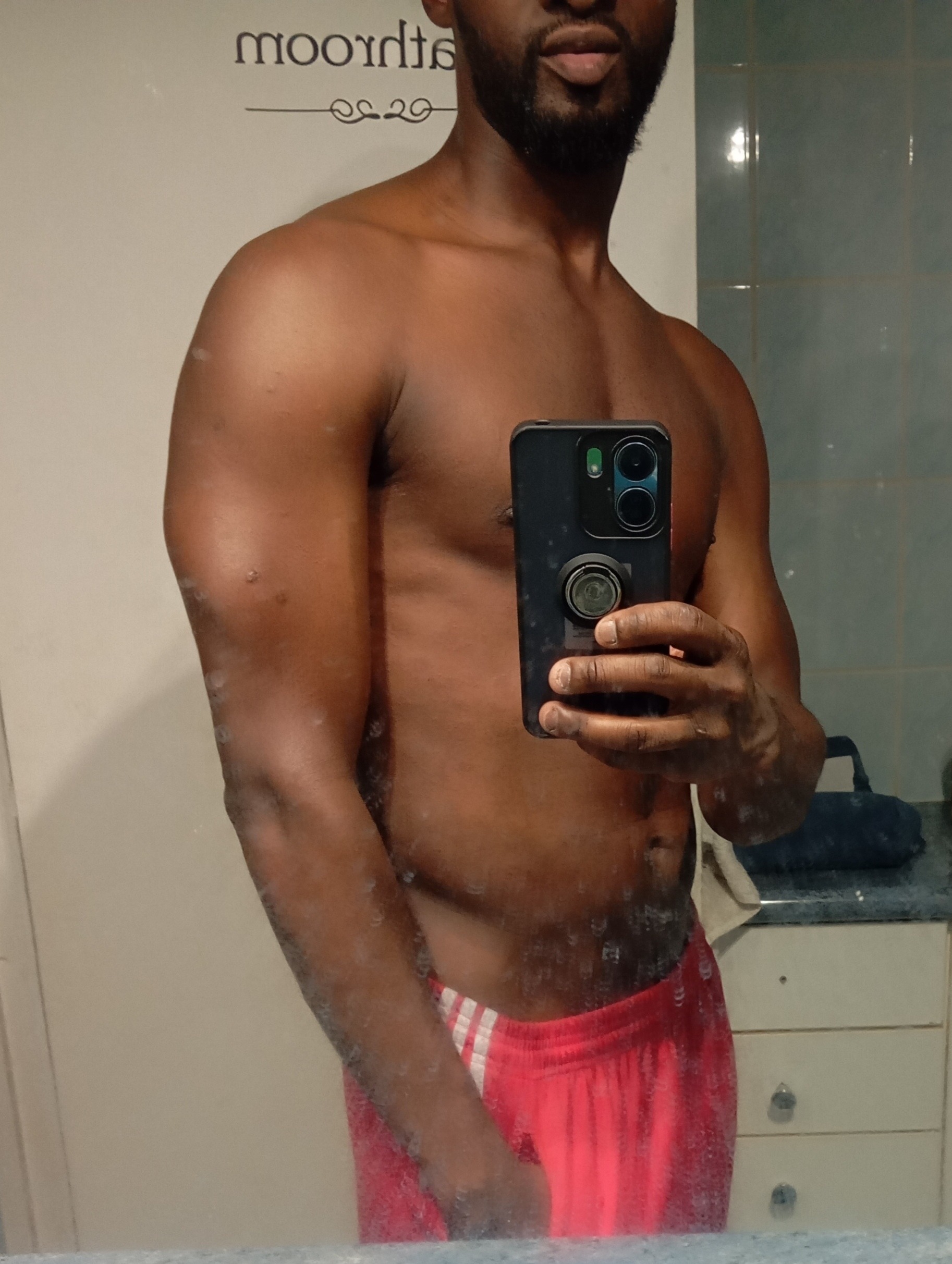 Profil de Georgy, 27 ans, Gay bars à Ringoldswil (Berne)