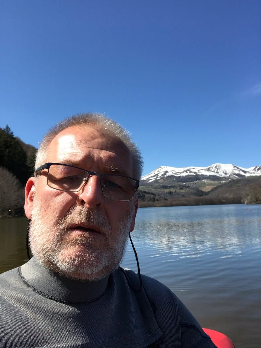 Leoni - Gay bars à Saas im Prättigau Profil de Leoni, 23 ans, Gay bars à Saas im Prättigau (Grisons)