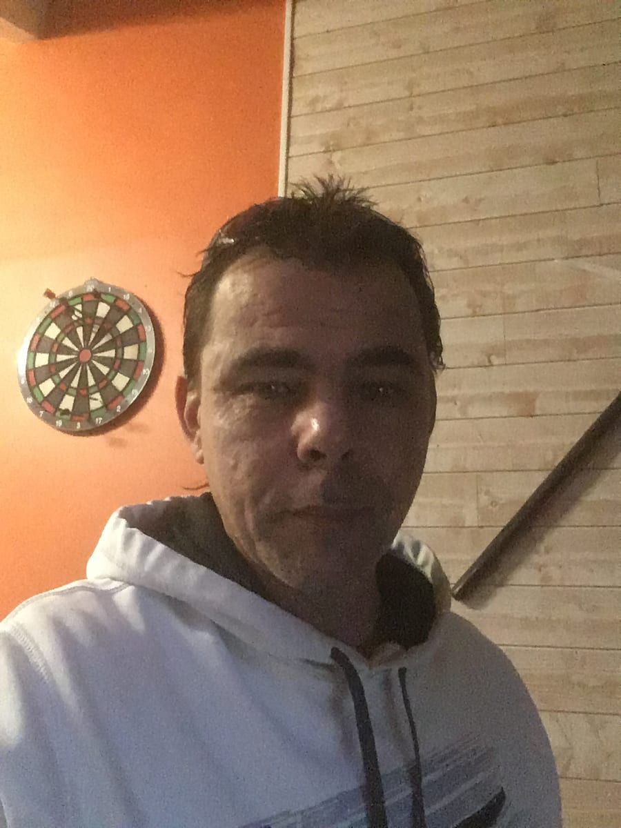 Jacky - Gay bars à Belprahon Profil de Jacky, 38 ans, Gay bars à Belprahon (Berne)