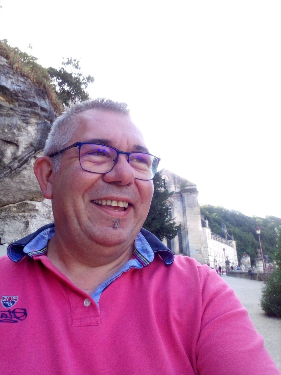 Profil de Mohamed-aymen, 43 ans, Gay bars à Morat (Fribourg)