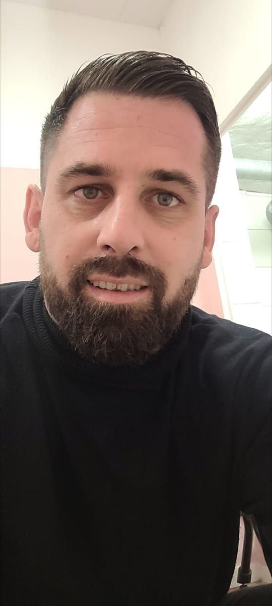 Profil de Luis-philippe, 36 ans, Gay bars à Eclépens (Vaud)