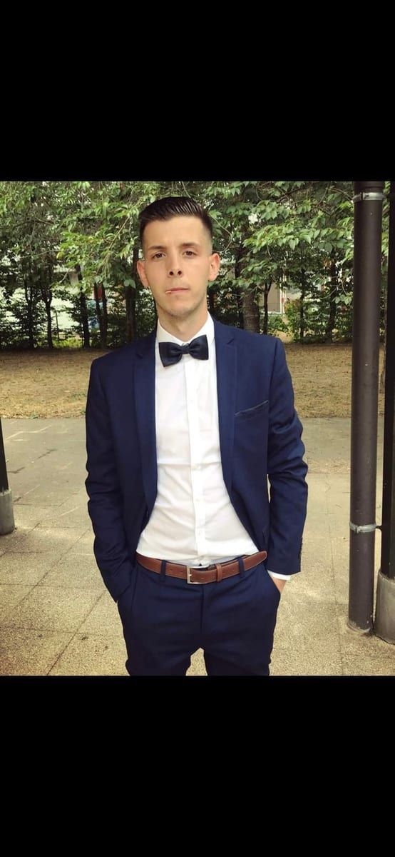 Liam - Gay bars à Zweidlen Profil de Liam, 25 ans, Gay bars à Zweidlen (Zurich)