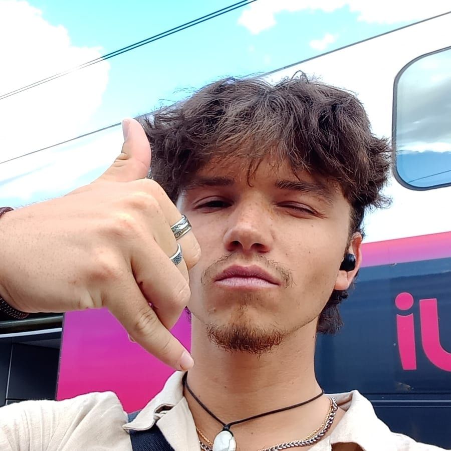 Chihab - Gay bars à Combremont-le-Petit Profil de Chihab, 34 ans, Gay bars à Combremont-le-Petit (Vaud)