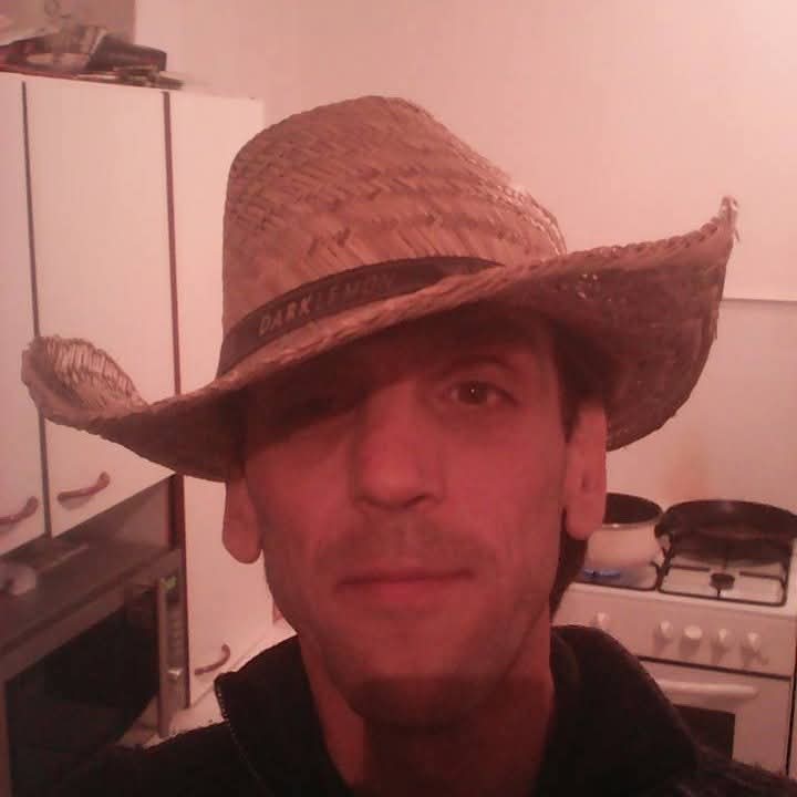 Profil de Fedy, 28 ans, Gay bars à Campora (Tessin)
