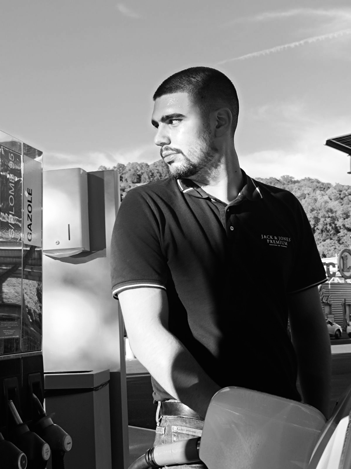 Fayez - Gay bars à Wöschnau Profil de Fayez, 24 ans, Gay bars à Wöschnau (Soleure)