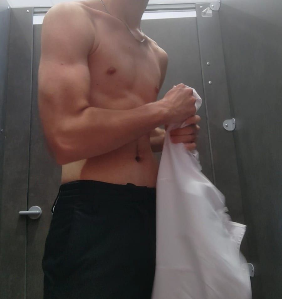 Profil de Noan, 32 ans, Gay bars à Insone (Tessin)
