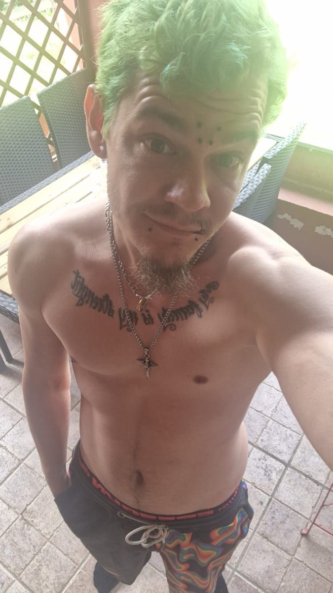 Profil de Recep, 30 ans, Gay bars à Uvrier (Valais)