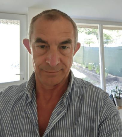 Profil de Zak, 22 ans, Gay bars à Manno (Tessin)