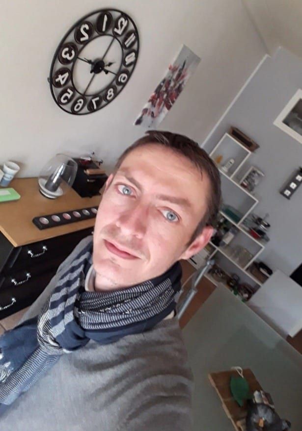 Andrej - Gay bars à Muolen Profil de Andrej, 36 ans, Gay bars à Muolen (Saint-Gall)