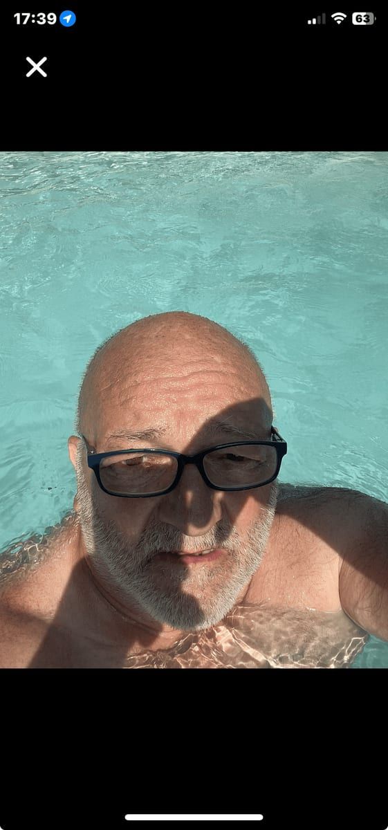 Profil de Edrick, 24 ans, Gay bars à Cevio (Tessin)