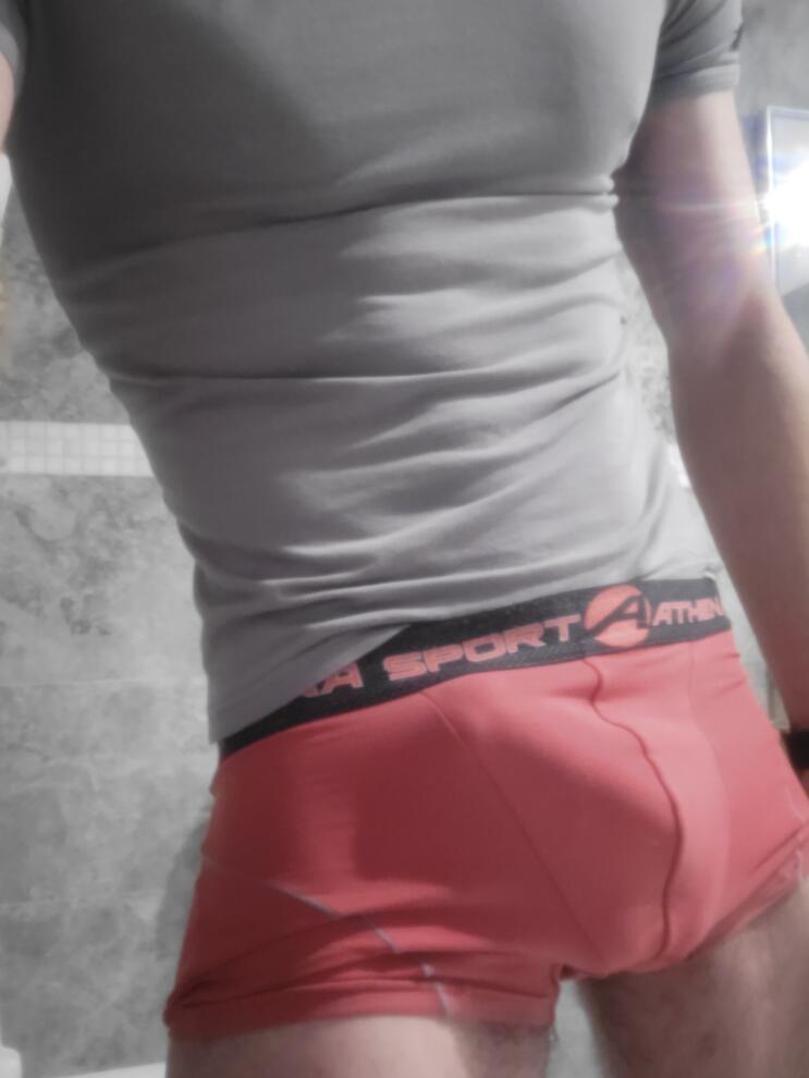 Profil de Modibo, 27 ans, Gay bars à Verdasio (Tessin)